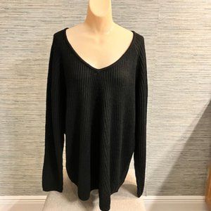 NWT!  SIMPLY STYLED - Size XL - Black Loose Fitting Sweater - Hides the Tummy!